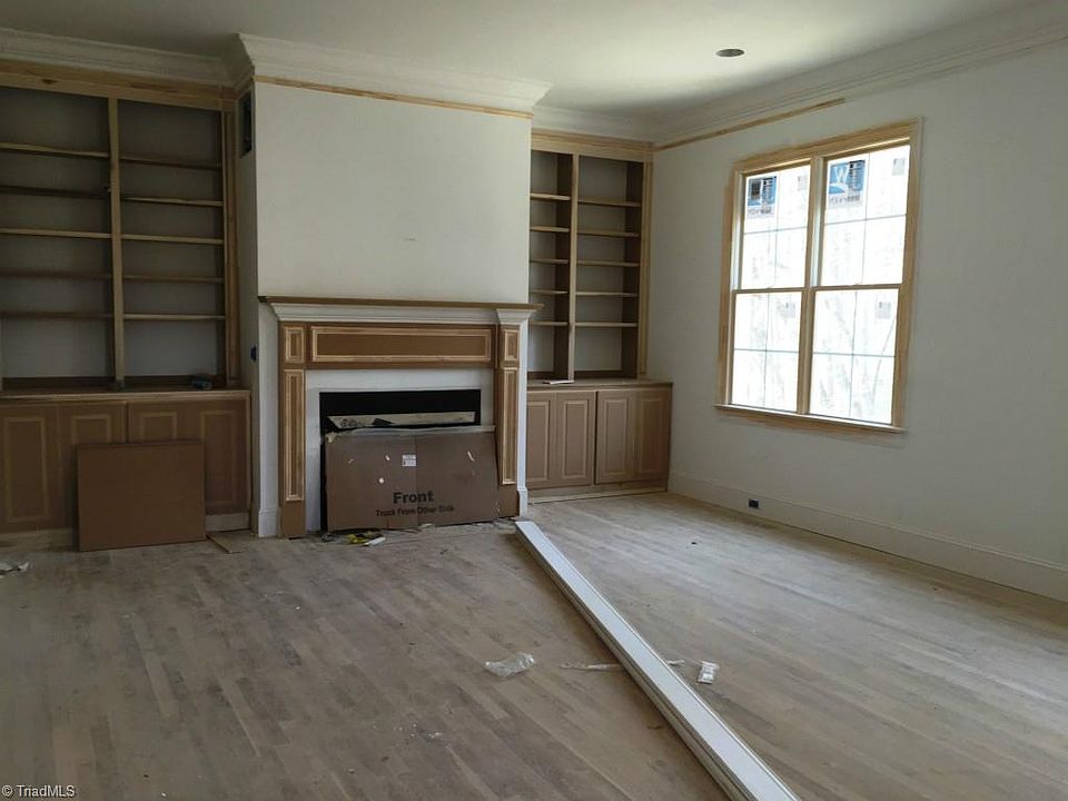 2nd image of 1218 Mosley Rd