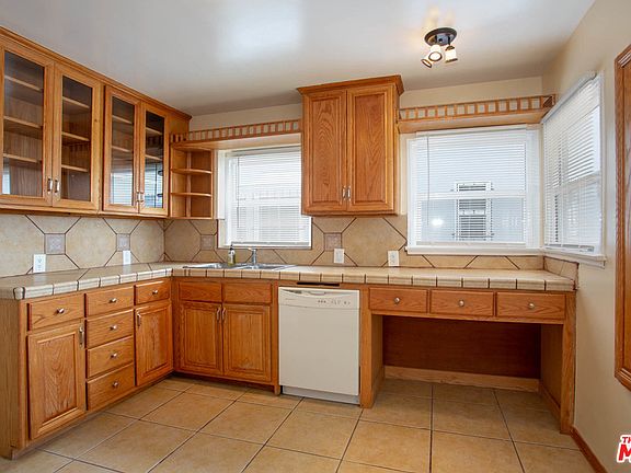 5th image of 4404 W 58th Pl