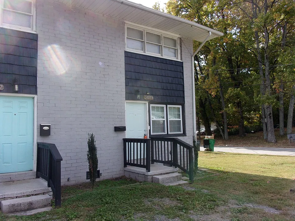 2407-1 Julia Ave