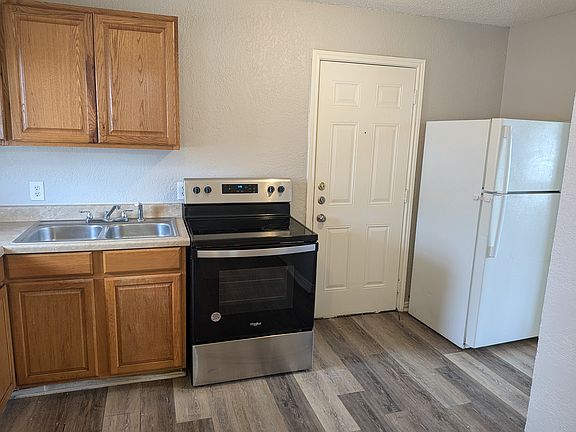 4th image of 4522 Columbia Ave APT 3