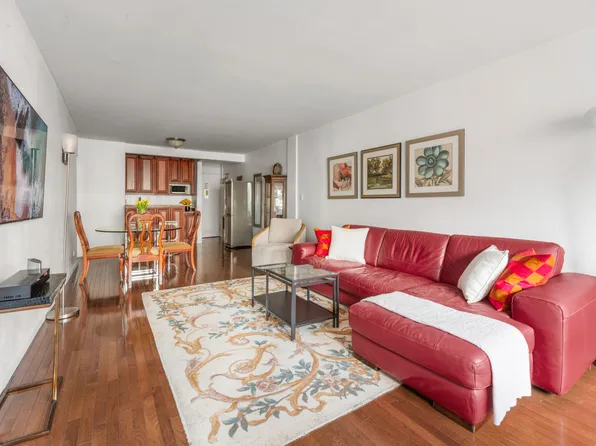 408 West 57th Street image 3 of 13