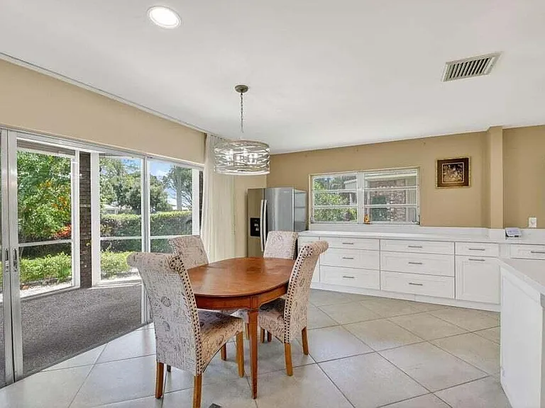 324 Orange Tree Dr #5 — Photo 5