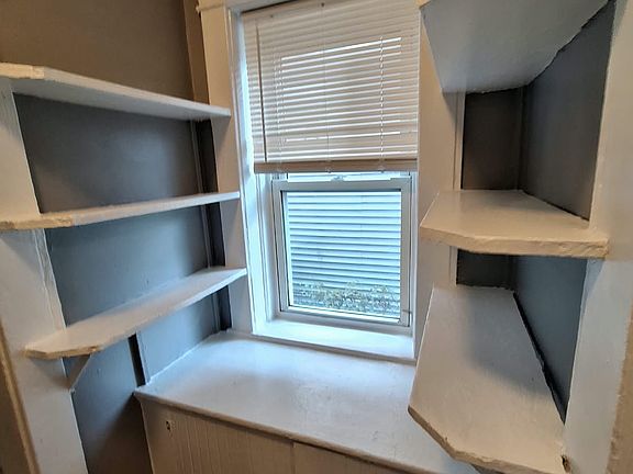 3rd image of 70 Grenada Ter APT 1L