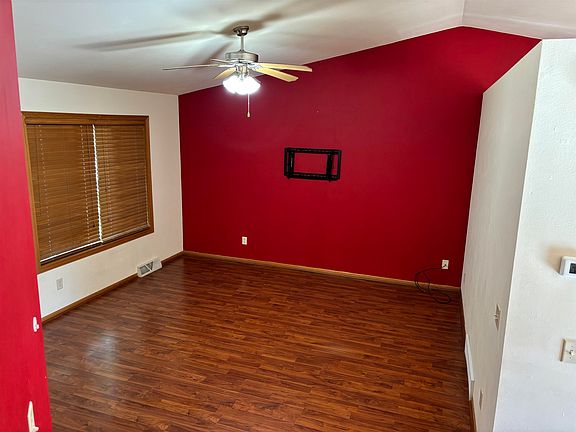 4th image of 2421 Renaissance Dr