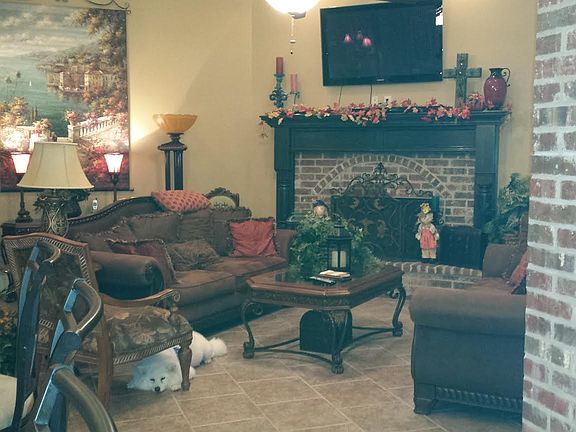 3rd image of 1635 Deerfield Dr