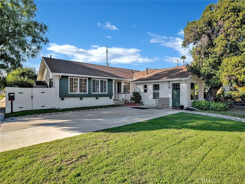1st image of 11529 De Celis Pl