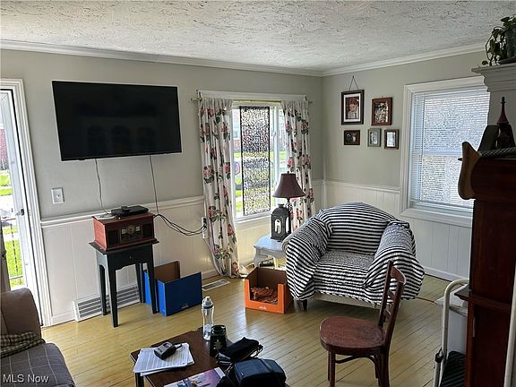 4th image of 626 Cambridge Ave