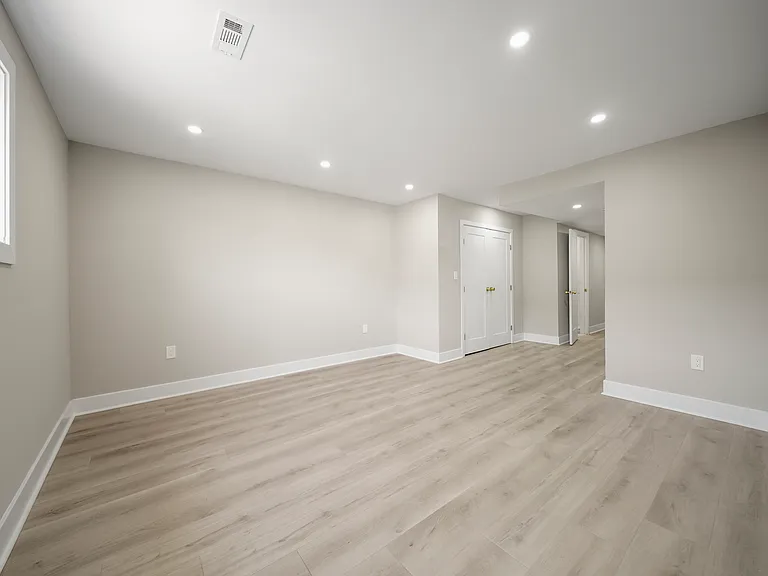 1630 Benson St #1 — Photo 10