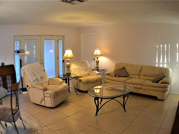 5th image of 10401 Out Island Dr