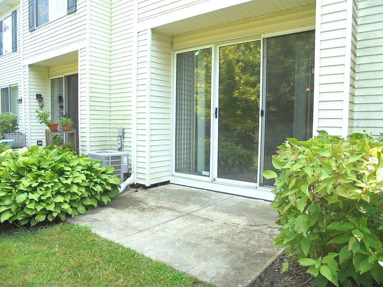 1454 Walnut Hill Ave — Photo 2