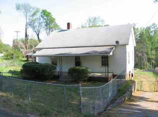 38 Fairview Ave, Ware Shoals, SC 29692