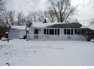 2676 New Rd, Ransomville, NY 14131