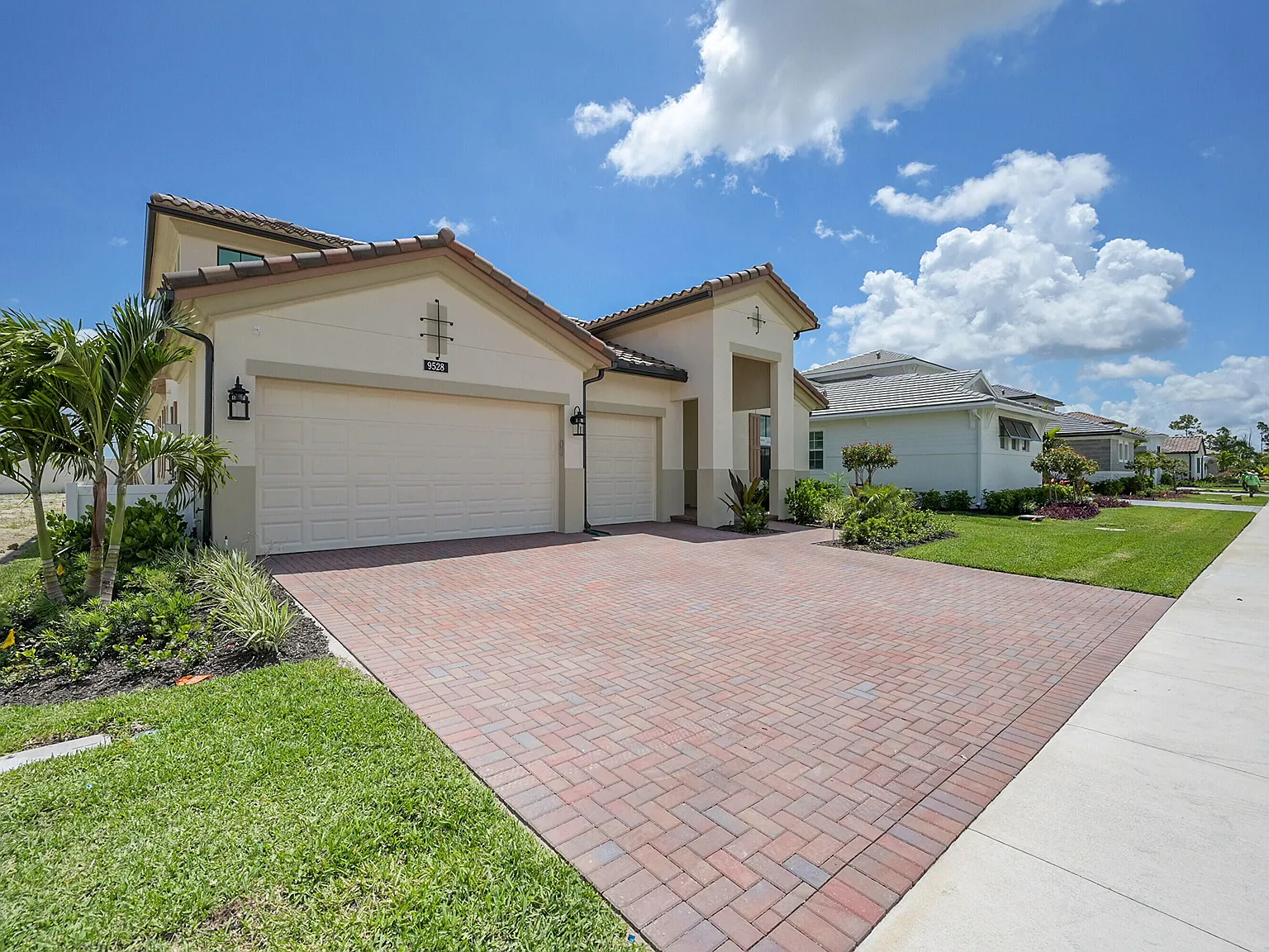 4 bed, 4.0 bath, 3000 sqft, $6,250 — Photo 2