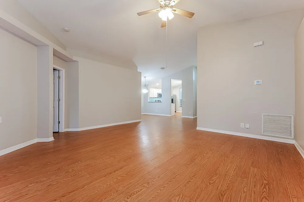 3 bed, 2.0 bath, 1940 sqft, $3,780 — Photo 4