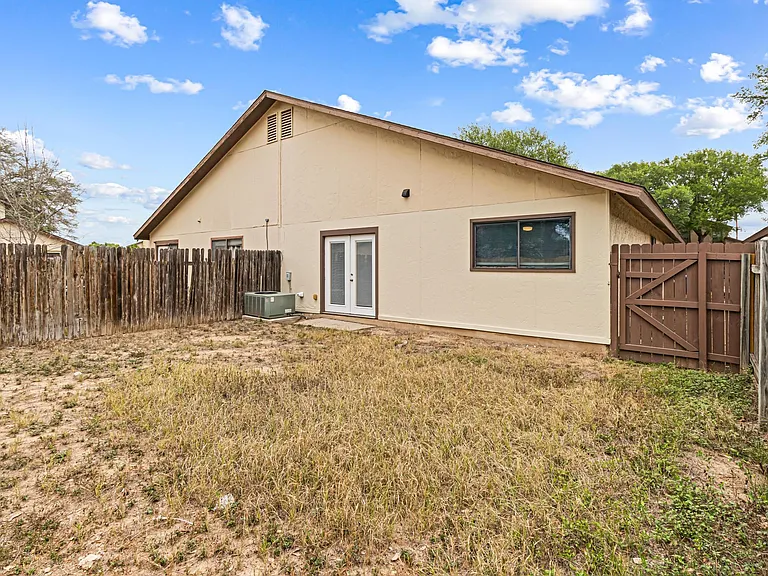 6820 Betty Levy — Photo 21