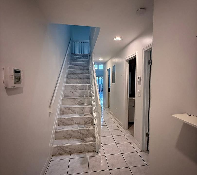 1st image of 1150 Parkside Green Dr APT C