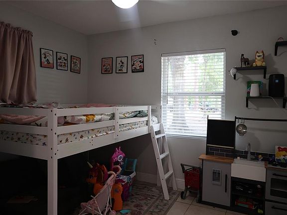 2nd image of 11927 Foxfire Dr