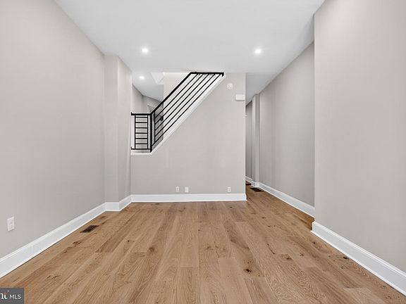 5th image of 1215 N Lecount St
