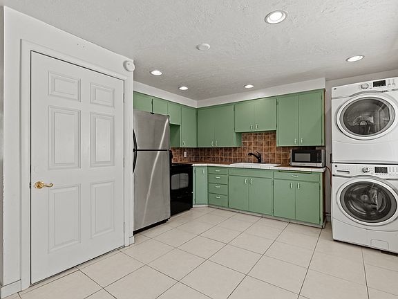 4th image of 813 Canyon Rd