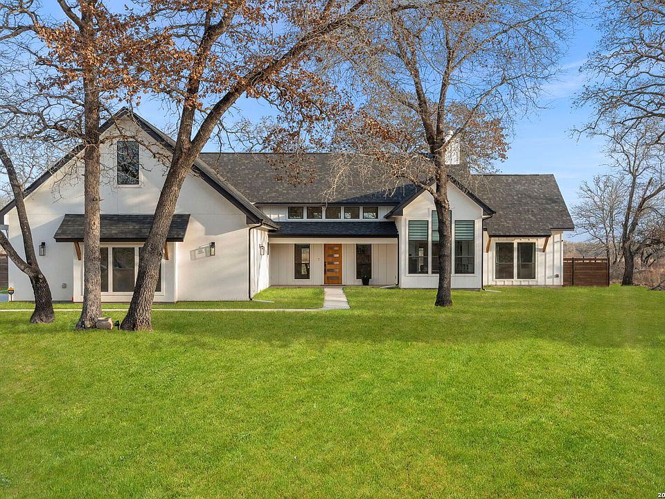 1st image of 200 OAK FIELDS DR