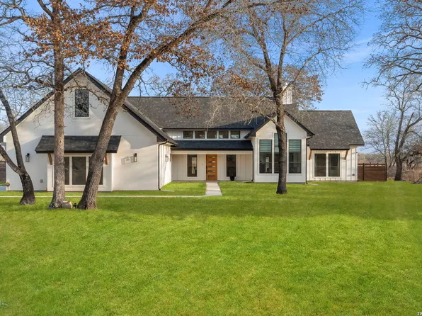 200 Oak Fields Dr.,, Floresville, TX 78114