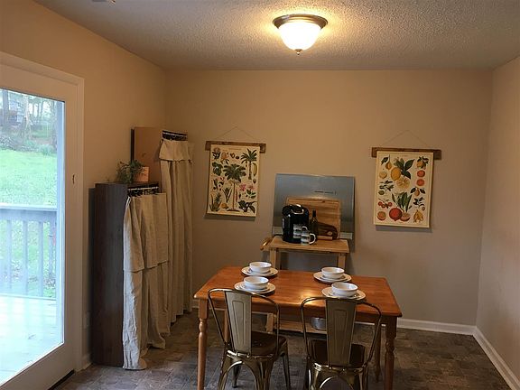 5th image of 6532 Hunters Glen Dr