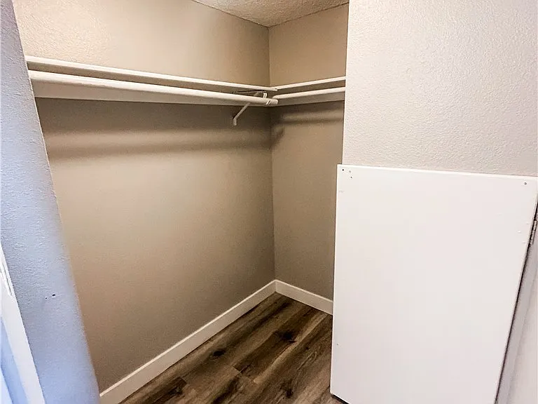 1305 Kari Lee Ct #A — Photo 16