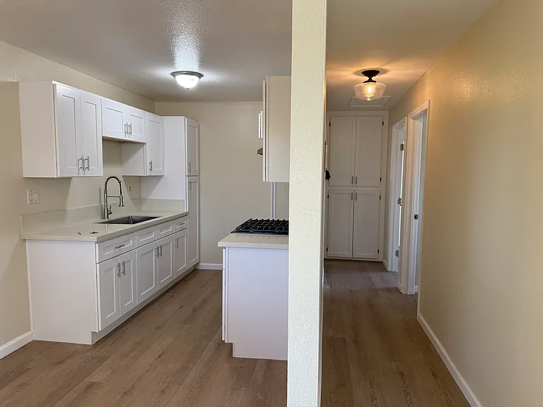 10652 Collett Ave #3 — Photo 4