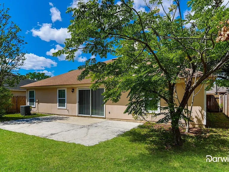 407 Willow Green Dr — Photo 14
