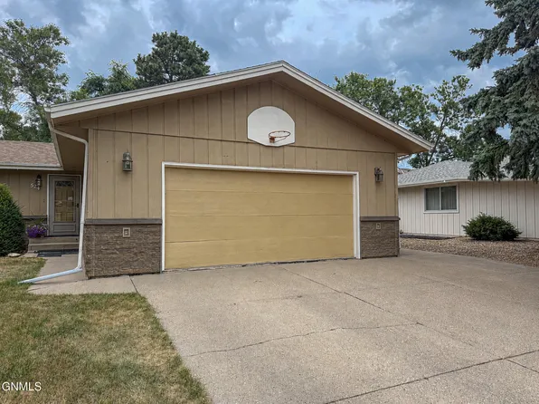 524 Weatherby Way, Bismarck, ND 58503