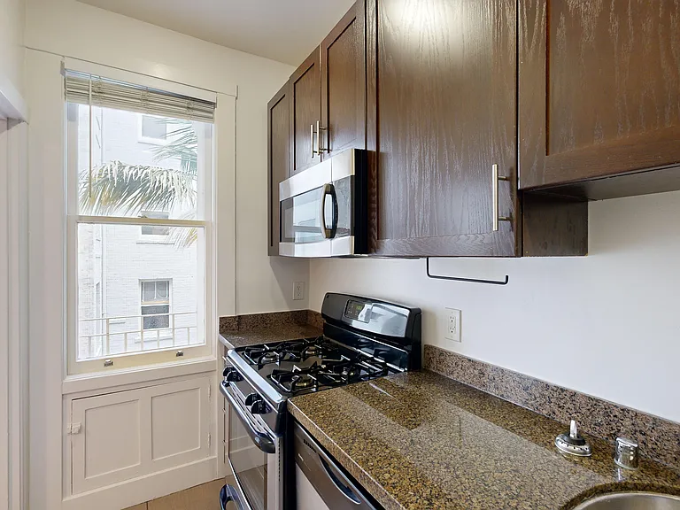 701 Taylor Street — Photo 2