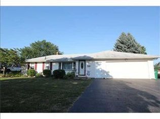 8 Shorecliff Dr, Rochester, NY 14612
