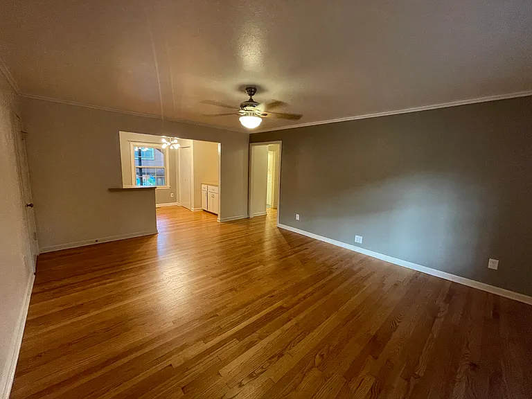 4414 N Harvey Pkwy #D — Photo 11