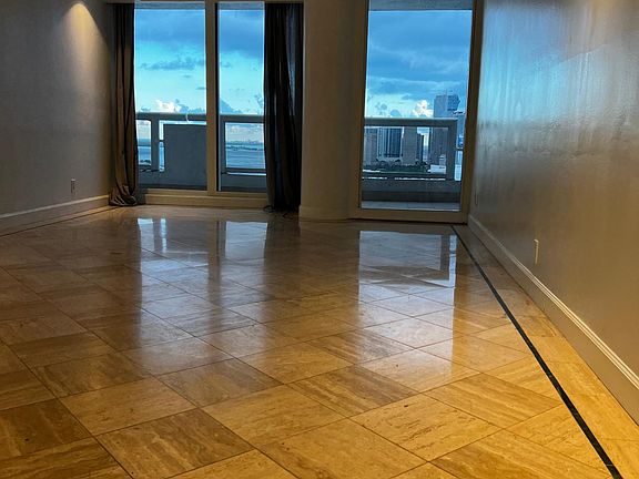 2nd image of 1717 N Bayshore Dr APT 3453