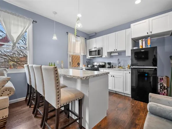 705 8th Street image 3 of 34