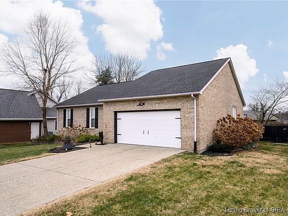 3rd image of 3834 Rainbow Drive