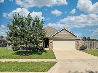 3926 W Brightwater Pl, Fayetteville, AR 72704