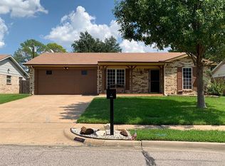 3828 Flamingo Ln, Irving, TX 75062