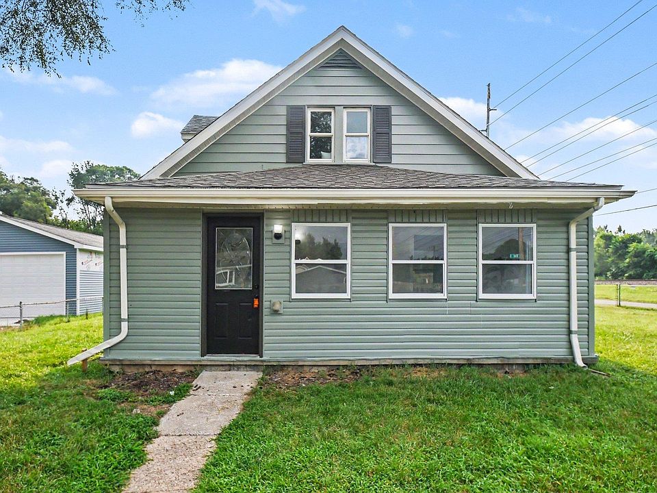 1st image of 216 Ray St