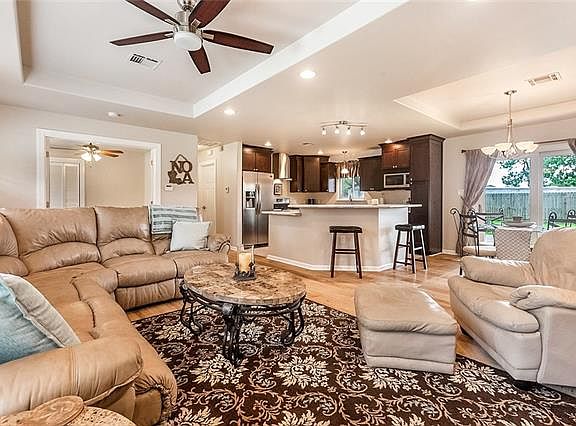 3rd image of 2509 Roosevelt Blvd