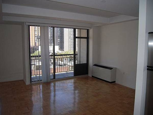 1st image of 300 E 90th St