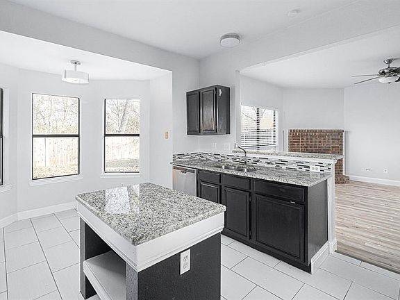 3rd image of 505 Park View Ave