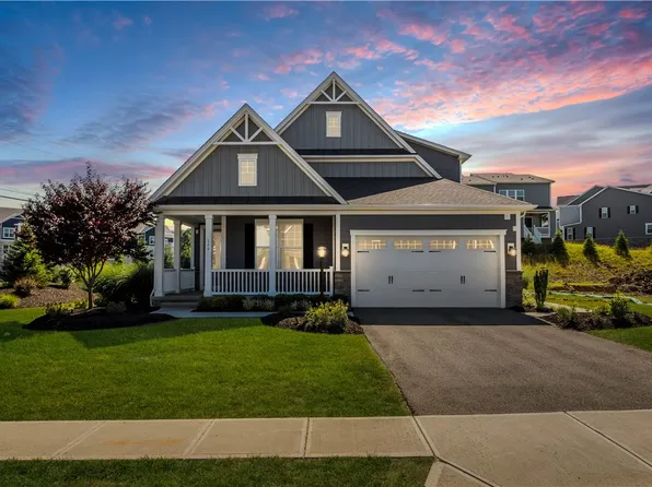 100 Heather Dr, Canonsburg, PA 15317