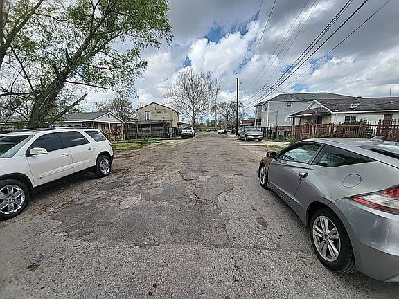 5th image of 9309-9311 Fig St