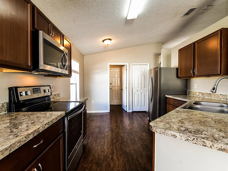 103 Aurelia Ct — Photo 8