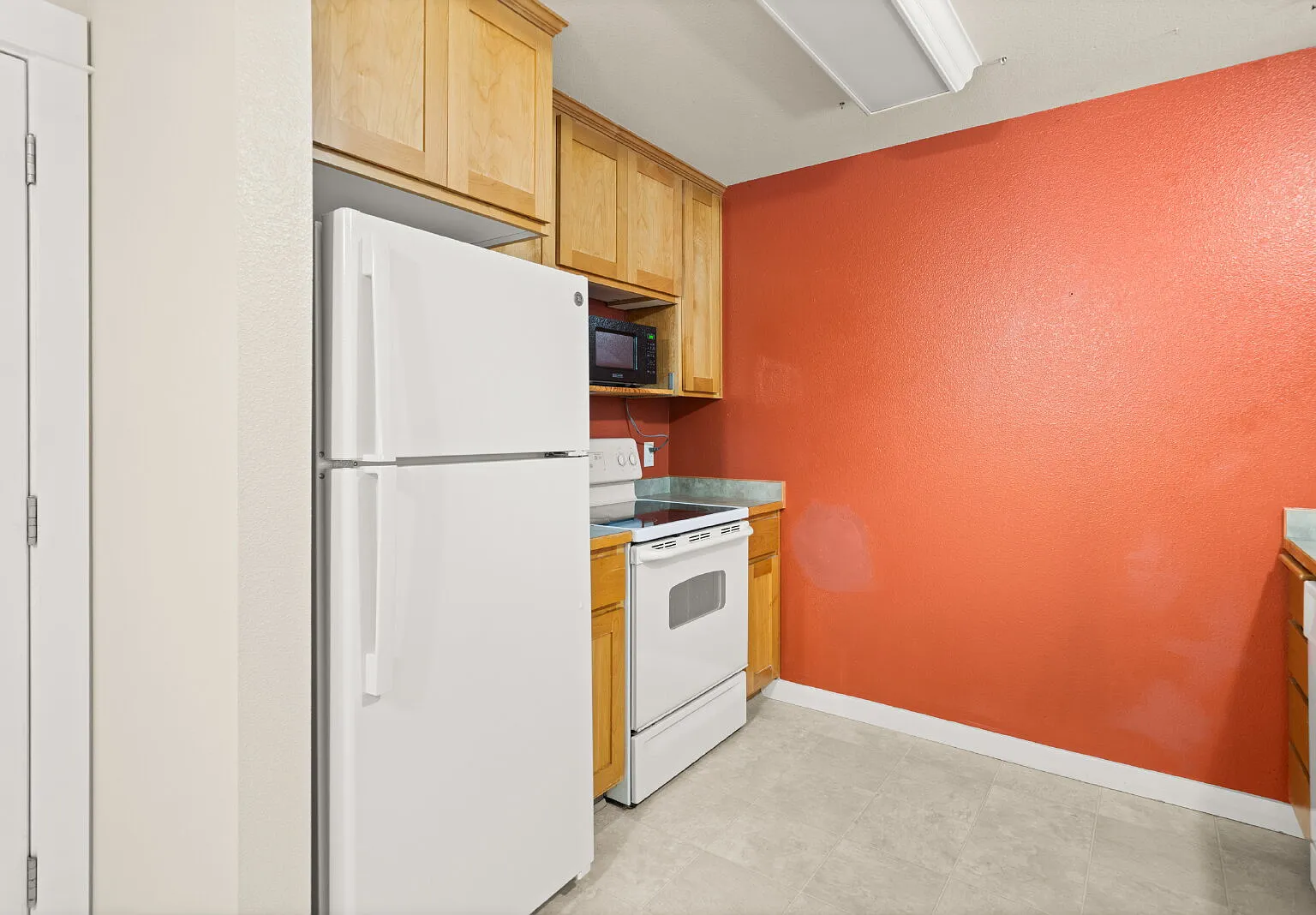 Modern Condo in Ashland, OR — Photo 4