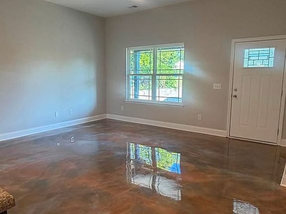 3rd image of 538 17th Ave W