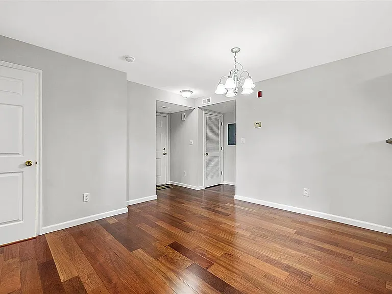 111 Saravalle Dr — Photo 15