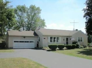 27 School Rd, Whitehouse Station, NJ 08889