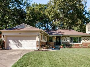 8611 Vinewood Dr, Dallas, TX 75228